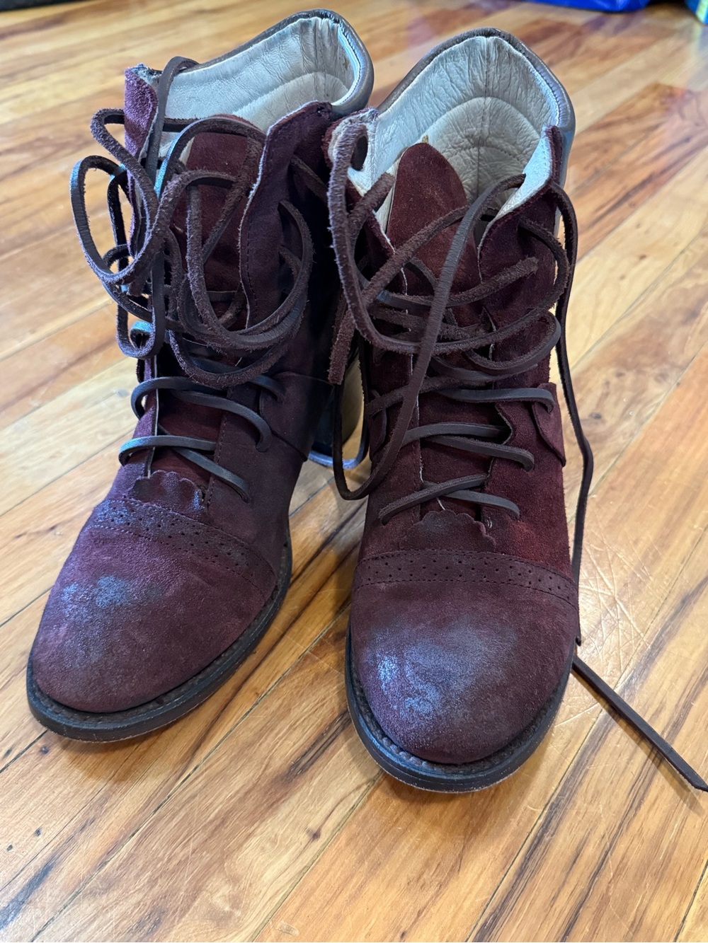 freebird Womens Lace-Up Suede Ankle Boots - Wine